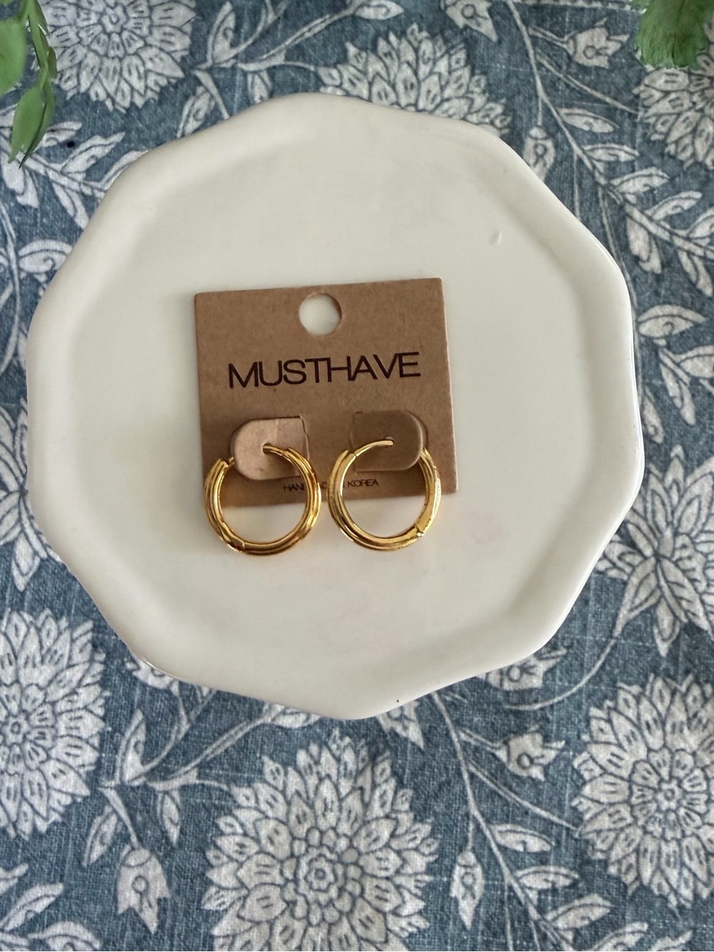 Must Have Polished Gold Huggie Hoop Earrings - Picture 4 of 6